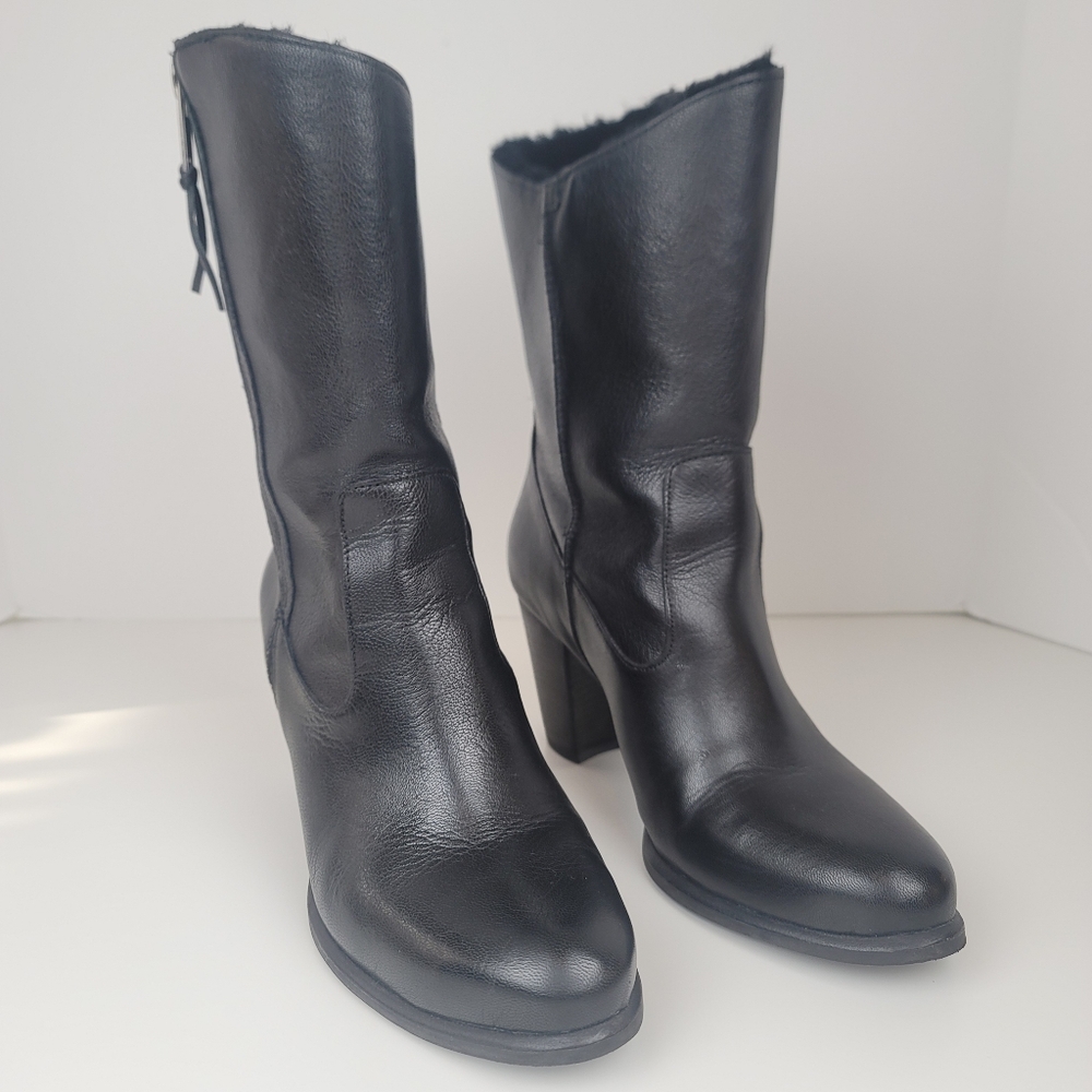 Ugg Lynda Black Leather Heeled Boots Sheepskin Zip Fold Over 9